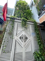 Nhà bán ngay lạc long quân, diện tích 4 x 15, 4 tầng, 3 phòng mới ở ngay, giá