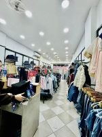 Nhà mặt phố lạc long quân, tây hồ 71m/6tầng, mt 4m 38.8 tỷ, vỉa hè