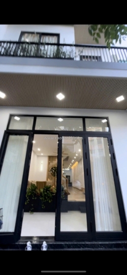 Nhà mới 3 tầng hiện đại – full nội thất cao cấp – cạnh lô góc nguyễn khánh toàn