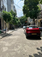 Phân lô _vỉa hè _kinh doanh _văn quán 9 tỷ.