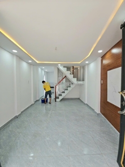 Sát mặt tiền đường số 48
dt 29 m2 có 3 tỷ đúc bê tông