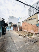 Sát mặt tiền q4 
diện tích ngang 5.1 x11 
hơn 100 triệu m