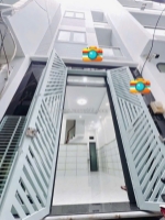 Sát mặt tiền vĩnh khánh 
hoàng diệu vip q4 
ngang 3.5 x 4 tấm có 5 tỏi