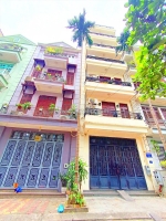 Vài bước ra hồ hoàng cầu, ô tô đỗ cửa, kinh doanh phố trần quang diệu. 53m² x