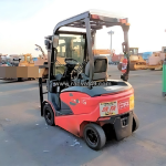 Xe nâng có được tham gia giao thông không ?