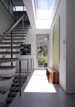 Xu hướng giếng trời cầu thang nhà ống 2026: bền vững, đa năng và 