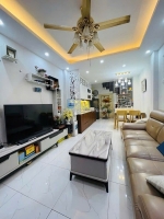 ⚡ bán nhà đang ở, còn rất mới, nội thất chủ để lại hết đại mỗ. 5,x tỷ alo