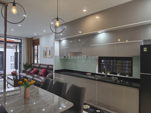 ► lô góc sát ô tô đậu, gần nguyễn hoàng, 55m2, 3 mê mới tinh, hiện đại