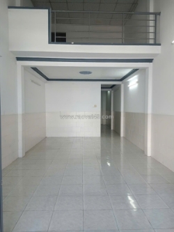 86. nhà 5 triệu mới đẹp 2pn có sân đậu ô tô gần cầu bà bộ thuận lợi cho việc