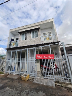 96. e cần cho thuê nhà 3 triệu gần chợ trà nóc thuận lợi cho việc kinh doanh