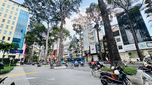 Bán building 7 tầng có hầm - mặt tiền kd đường 3/2, quận 10 - vị trí siêu vip