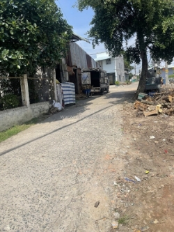 Bán đất mặt tiền đường nhựa 6m ngang 5x20m giá 4,5 tỷ đường đông