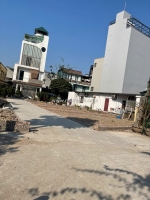 Bán đât phân lô ngọc thụy- long biên ô tô vào đất 50m2 ,mặt tiền 4.6m 9 tỷ long.