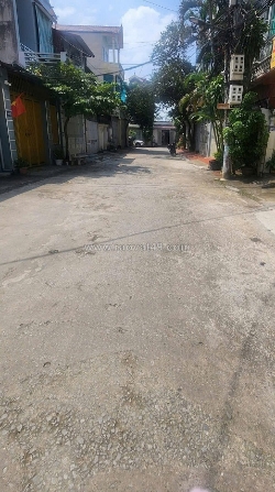 Bán đất tặng nhà đẹp trung tâm thị trấn bút sơn