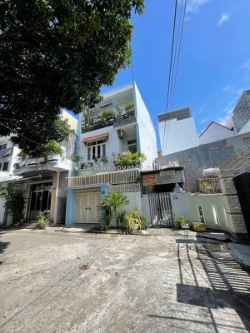 Bán đất tặng nhà gần vòng xoay hoàng diệu, cách biển 1km, dt 48m² ngang 5,2m,