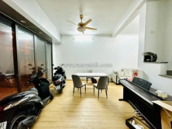 Bán gấp nhà đón tết ở xuân đỉnh 32 mét 5 tầng 9,7 tỷ