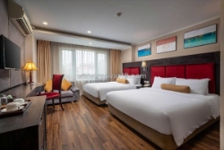 Bán khách sạn mặt phố hàng bạc, 80m2, 5 tầng, mặt tiền 5.4m, 77.8 tỷ, cho thuê