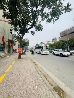 Bán nhà 2 tầng giá ngang bán đất ngọc trì, thạch bàn  dt 36m - mt 4,3m  nhích 6