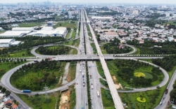 Bán nhà 3 tầng góc 2 mặt tiền sát vành đai 2 linh đông khu phân lô ô tô đỗ cửa