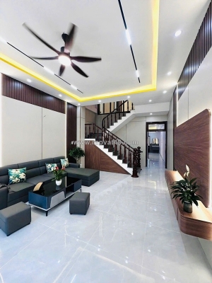 Bán nhà 3 tầng tôn thất dương kỵ, 100m2, đường 7m5, giá 8.8 tỷ hoà xuân