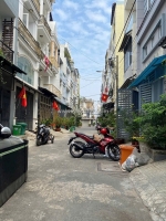 Bán nhà 4 tầng quốc lộ 13 liền kề vạn phúc city 60m2 ngang 4,5m ô tô đỗ cửa chỉ