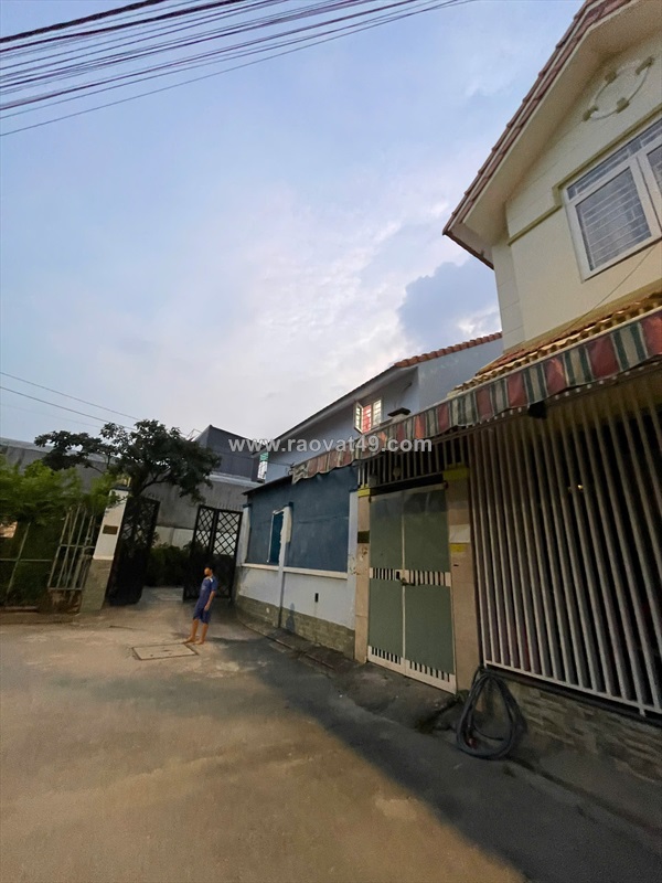 Bán nhà cấp 4 trung tâm hiệp phú, 81m2. gần metro, vincom lê văn việt giá nhỉnh