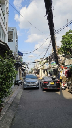 Bán nhà chỉ 1 căn ra mặt tiền trung tâm q4 ngang 3.3 dài 12.5 đúc bê tông