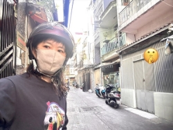 Bán nhà đ. đoàn văn bơ- 28m2 nhỉnh 4 đồng- cách 10 m có xe hơi-  kế bên đ. xóm