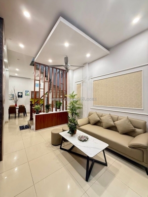 Bán nhà định công hạ, hoàng mai, lô góc 3 thoáng, gần ô tô, 35m2, 7.9 tỷ