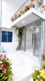 Bán nhà đúc bê tông 2t q4 sát mặt tiền 
ngang 7.4 dài 8.6 m hơn 4 tê