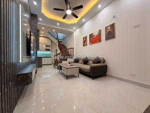 Bán nhà giáp nhị – 33m – 5 tầng – 2 mặt thoáng vĩnh viễn – gần ô tô – giá 7.79