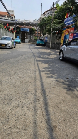 Bán nhà hẻm xe hơi q4
ngang 3.4 x13 đúc bê tông mới có 6 tỷ