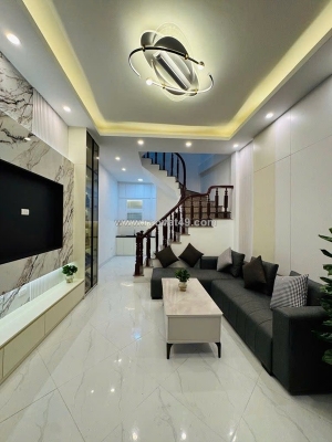 Bán nhà hoàng mai- đẹp đón tết- 33m 5 tầng 8.4 tỷ- full nội thất