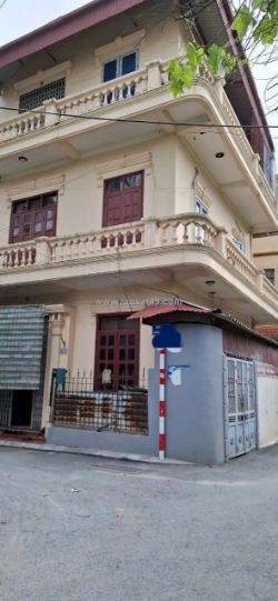 Bán nhà học viên tài chính - dt60m2 - 4 tầng - giá 10 tỷ - lô góc - đường thông