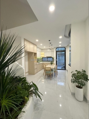 Bán nhà mặt phố tăng nhơn phú a, thủ đức, tp hcm. dt 74m2, 4 tầng, 5 phòng ngủ,