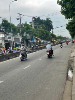 Bán nhà mặt tiền 10x45m giá 32 tỷ đường nguyễn thị sóc