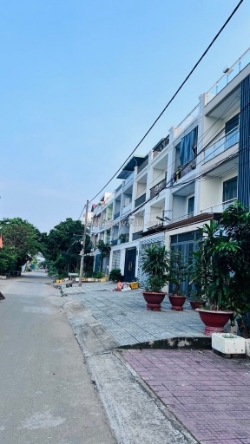 Bán nhà mặt tiền 4 tầng lê bôi 5x20 chỉ 9 tỷ nhỉnh -09311722