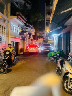 Bán nhà mặt tiền  đường số kinh doanh q4 
tân vĩnh có 6 tỷ đúc bê tông nhà đẹp