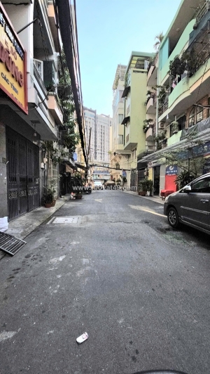 Bán nhà mặt tiền kinh doanh đường số  q4
ngang 4 x10 dtsd 200 m2