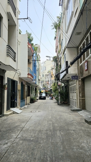 Bán nhà mặt tiền kinh doanh khánh hội giao mặt tiền đường số 
q4 đúc 4 tấm có