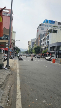 Bán nhà mặt tiền kinh doanh  khánh hội q4
có 7 tỷ  đúc 3 tấm