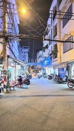 Bán nhà mặt tiền kinh doanh khánh hội quận 4 có 11 tỷ có dòng tiền đúc 5 tấm