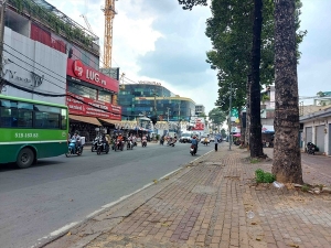 Bán nhà mặt tiền võ văn ngân gần vincom thủ đức, 240m², 4 tầng, giá 39.9 tỷ