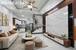 Bán nhà mới tinh thanh am – 30m² – giá 6,7 tỷ
3 thoáng – căn góc đầu tiên –