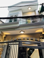 Bán nhà ngang 5 dài 9 nở hậu 5.5m đúc xây mới có 4 tê 
trung tâm q4