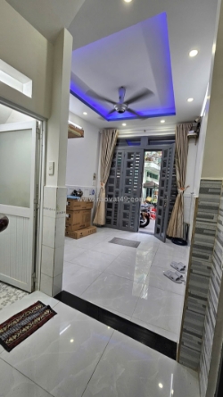 Bán nhà ngay sát mặt tiền hoàng diệu q4 
diện tích sd 105m2 có 5 tê