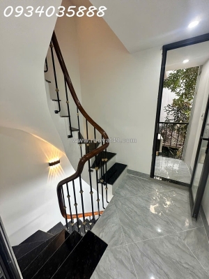 Bán nhà ngõ hòa bình 7 minh khai, hai bà trưng, /24m², 4 tầng, giá 3.35 tỷ