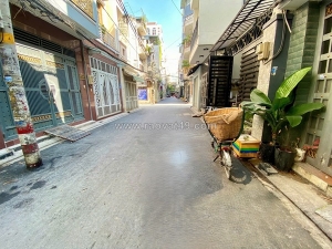 Bán nhà phường 10 tân bình, sát âu cơ, 5x9, 3 phòng pn, có sân, giá chỉ 4 tỷ 25