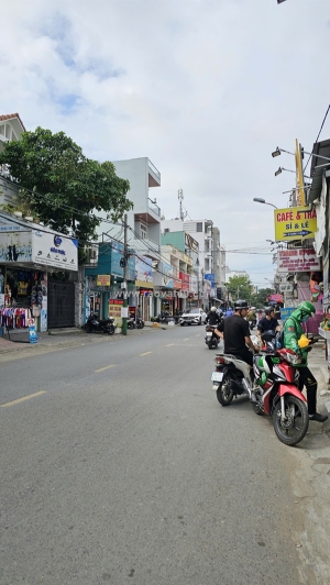 Bán nhà sát mặt tiền lâm văn bền tân quy q7 
xe hơi ngay nhà có 8 tỷ