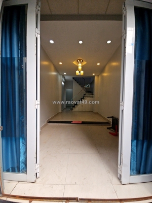 Bán nhà sát mặt tiền q7 
ngang 3 dài 12 
đúc bê tông 3 tấm 
có 3 tỷ